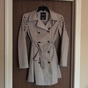 Fall trench coat with studs